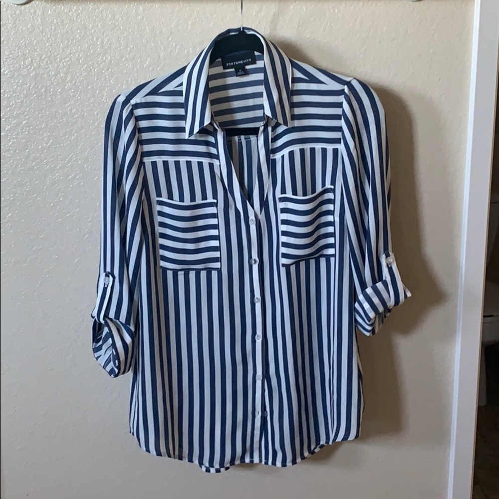 FORTUNE + IVY Christelle Button down blouse
